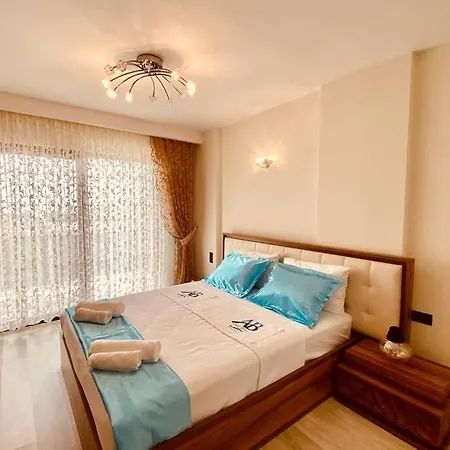 Kusadasi'nda Havuzlu Lüx Miray B2 *