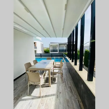 Kusadasi'nda Havuzlu Lüx Miray B2 * Kusadasi