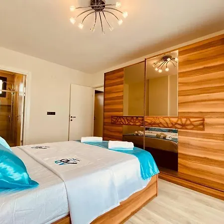 Kusadasi'nda Havuzlu Lux Miray B2 Villa *