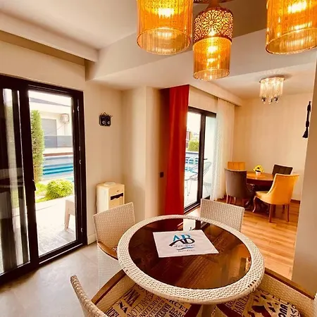 Kusadasi'nda Havuzlu Lux Miray B2 Villa *
