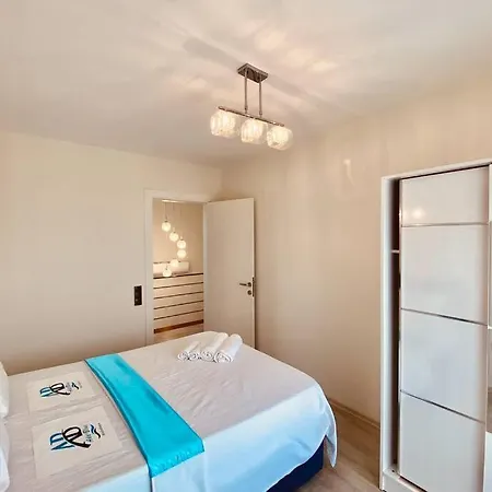 Villa Kusadasi'nda Havuzlu Lüx Miray B2