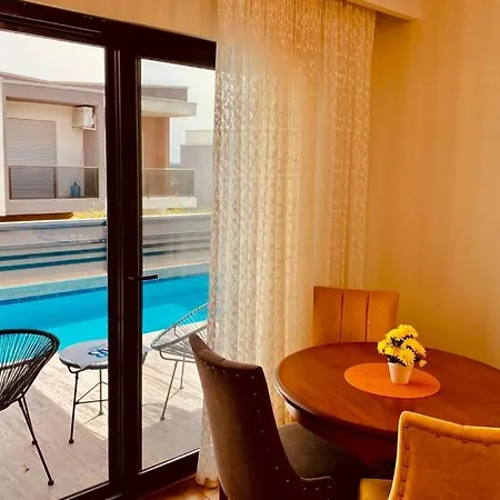Villa Kusadasi'nda Havuzlu Lüx Miray B2 Kusadasi