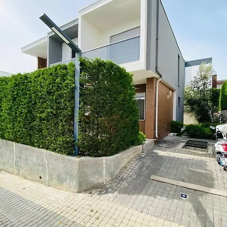 Kusadasi'nda Havuzlu Lüx Miray B2 *