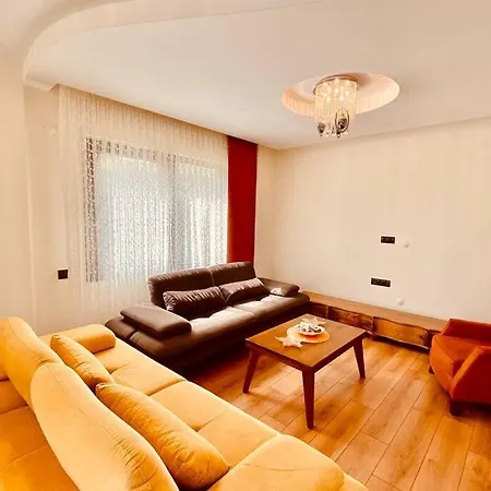 Kusadasi'nda Havuzlu Lux Miray B2